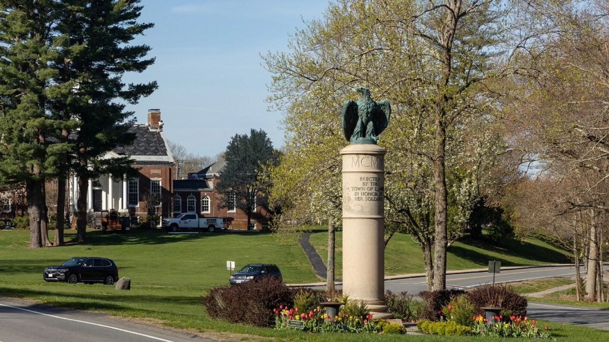 Car Service Boston Airport to Dover MA – Your Ride, On Time and In Style