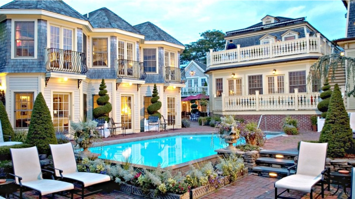 Chauffeur service to Brass Key Guesthouse from Boston Logan Airport