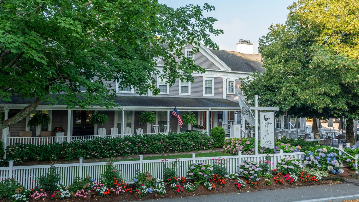 Chauffeur transfer from Boston Logan to Chatham Inn Relais & Châteaux